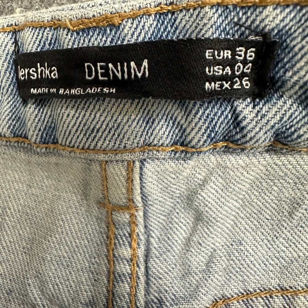 Bershka Denim Shorts Womens Size 04 Light Blue High Waisted Cuffed Mom Jean - Picture 5 of 7
